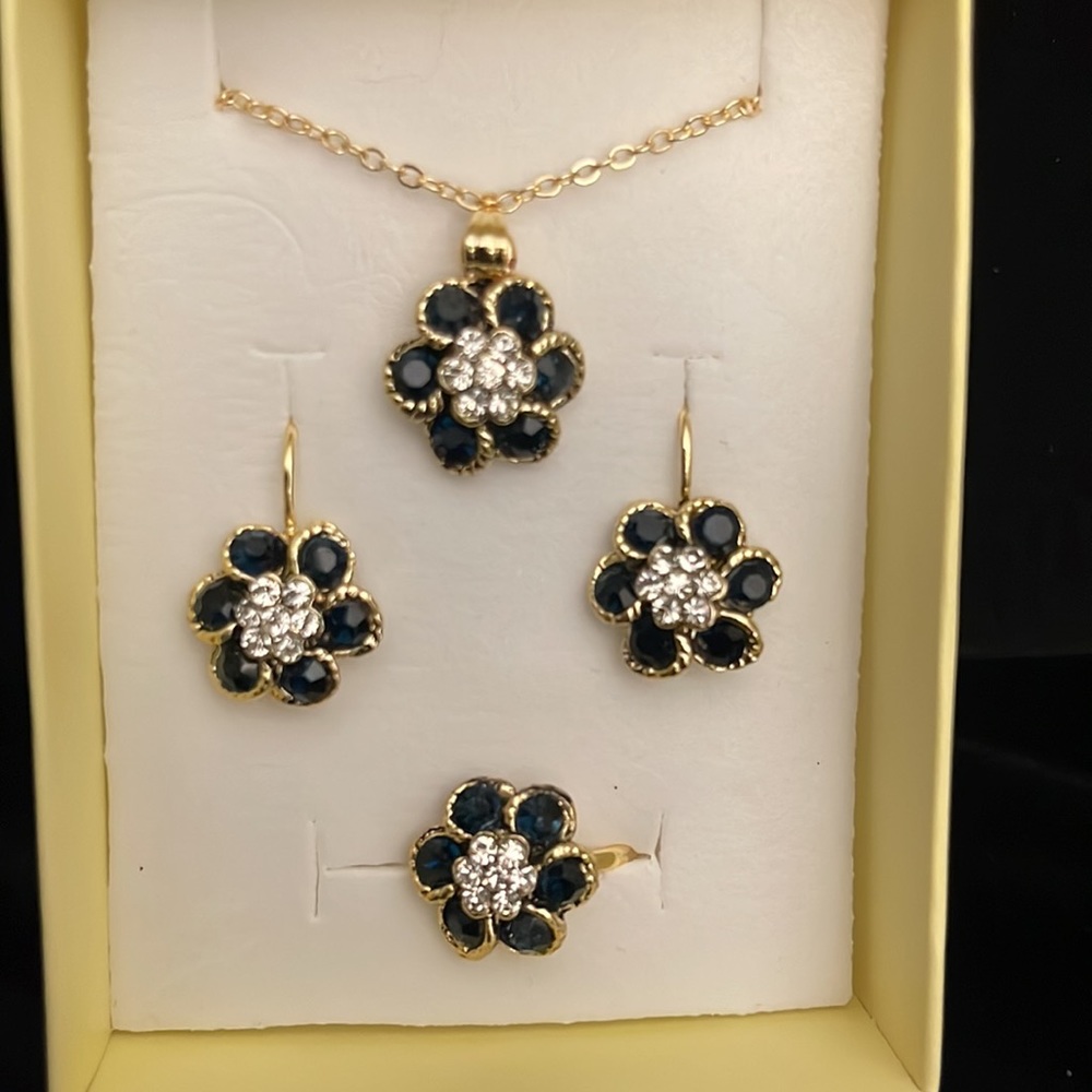 Jewelry Set - Picture 2 of 2